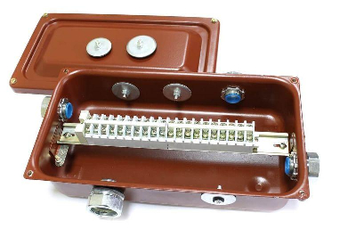 Коробка клеммная ККМА-20 У2 IP54 ГОФРОМАТИК zeta30373