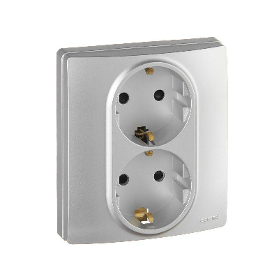 Розетка 2-м СП Etika 16А IP31 250В 2х2P+E с заземл. защ. шторки немецк. стандарт безвинт. клеммы алюм. IEK 672433