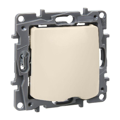 Вывод кабеля СП Etika с зажимом для кабеля механизм сл. кость IEK 672329